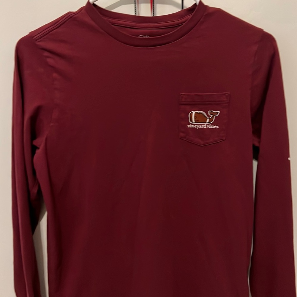 Vineyard vines LS football tee, great condition